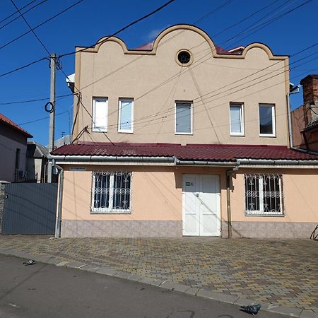 Apartments Domovik On Beregovskaya 3 Μουκάτσεβο Εξωτερικό φωτογραφία