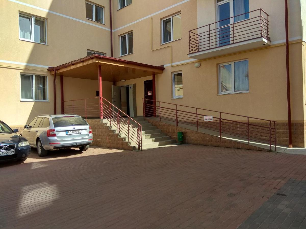 Apartments Domovik On Beregovskaya 3 Μουκάτσεβο Εξωτερικό φωτογραφία