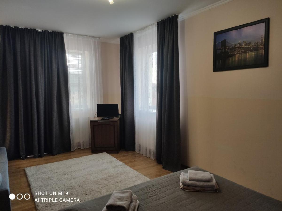 Apartments Domovik On Beregovskaya 3 Μουκάτσεβο Εξωτερικό φωτογραφία