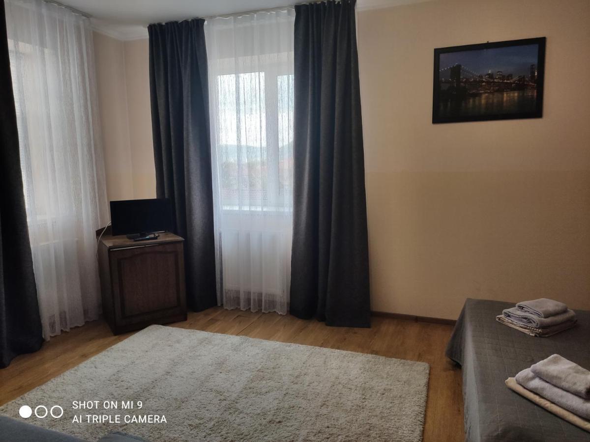 Apartments Domovik On Beregovskaya 3 Μουκάτσεβο Εξωτερικό φωτογραφία